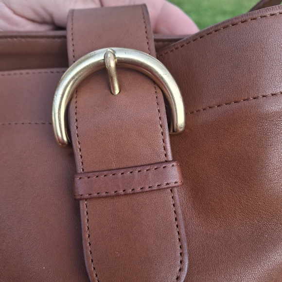 Classic Brown Leather Shoulder Bag with Buckle - Picture 9 of 15